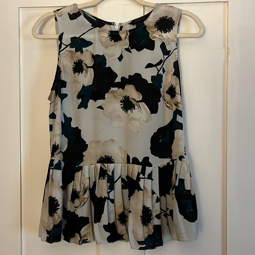 Banana Republic Peplum Pleated Sleeveless Floral Blouse - Sz. 8